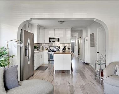 1138 W 52nd Street - Photo Thumbnail 3