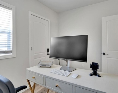 1138 W 52nd Street - Photo Thumbnail 10