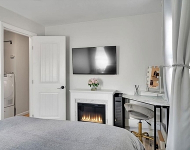 1138 W 52nd Street - Photo Thumbnail 12