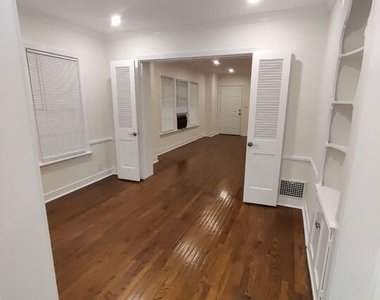 750 N St Andrews Place - Photo Thumbnail 2
