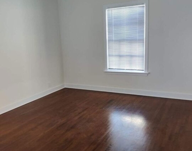 750 N St Andrews Place - Photo Thumbnail 5