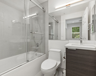 6038 Carlton Way - Photo Thumbnail 17
