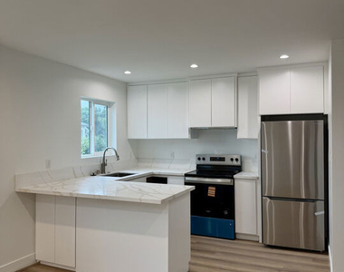 2201 1/2 Juliet Street - Photo Thumbnail 4