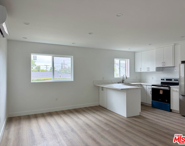 2201 1/2 Juliet Street - Photo Thumbnail 2