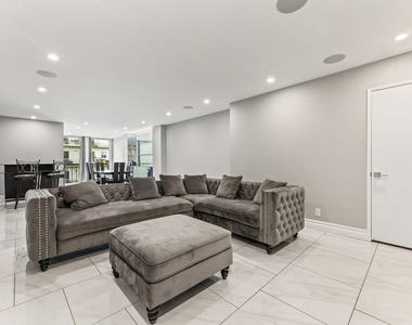 10747 Wilshire Boulevard - Photo Thumbnail 4