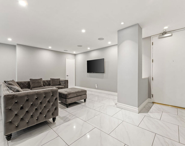 10747 Wilshire Boulevard - Photo Thumbnail 5