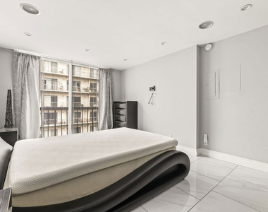 10747 Wilshire Boulevard - Photo Thumbnail 13
