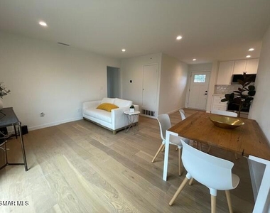1157 Hudspeth Street - Photo Thumbnail 3