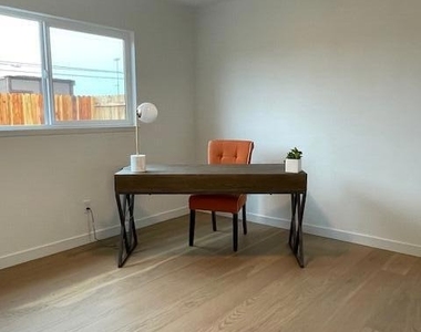 1157 Hudspeth Street - Photo Thumbnail 7