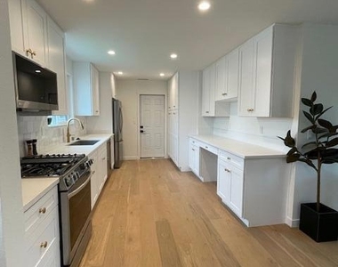 1157 Hudspeth Street - Photo Thumbnail 2