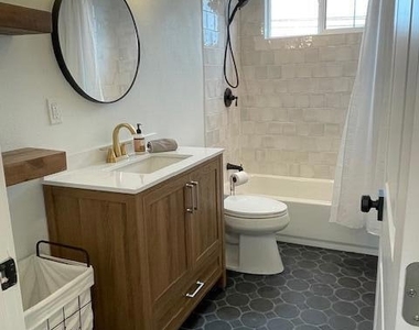 1157 Hudspeth Street - Photo Thumbnail 8