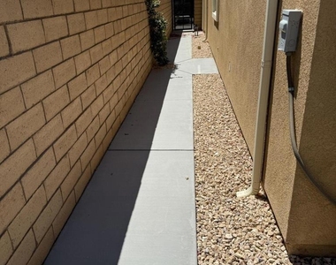 39912 Felicita Parkway - Photo Thumbnail 30