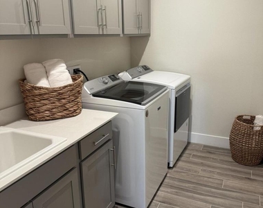 39912 Felicita Parkway - Photo Thumbnail 14