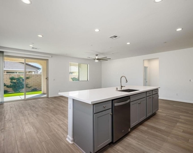 78879 Fortuna Place - Photo Thumbnail 13