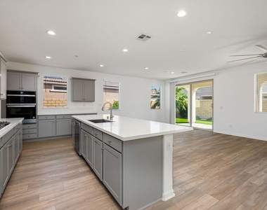 78879 Fortuna Place - Photo Thumbnail 9