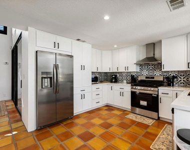 280 Tolosa Circle - Photo Thumbnail 14