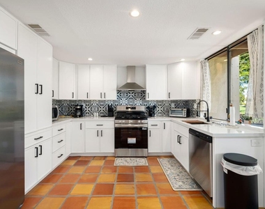 280 Tolosa Circle - Photo Thumbnail 13