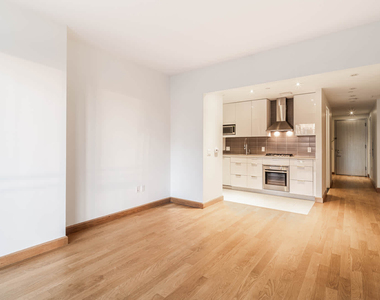 431 W 37th Street - Photo Thumbnail 5