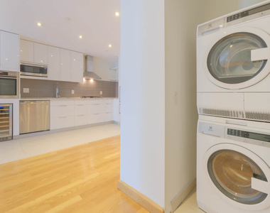 431 W 37th Street - Photo Thumbnail 32