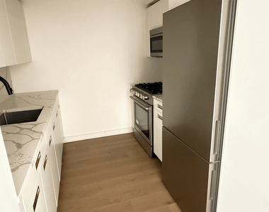 Avenue H - Photo Thumbnail 6