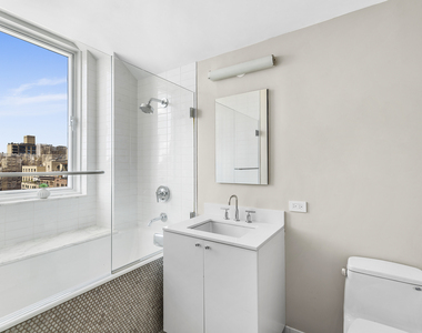300 E 79th St - Photo Thumbnail 11