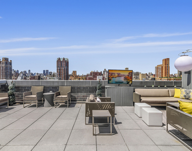 300 E 79th St - Photo Thumbnail 4