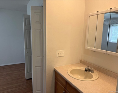 15 Donald Street - Photo Thumbnail 14
