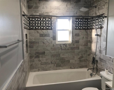 281 Dogwood Avenue - Photo Thumbnail 5