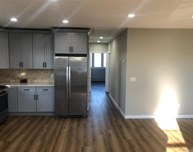 281 Dogwood Avenue - Photo Thumbnail 2