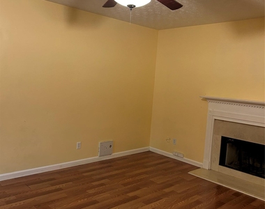 60 Parc Court - Photo Thumbnail 3