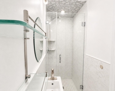 330 Central Park Avenue - Photo Thumbnail 7