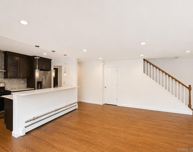 330 Central Park Avenue - Photo Thumbnail 11
