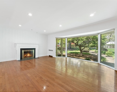 128 Moorland Drive - Photo Thumbnail 1