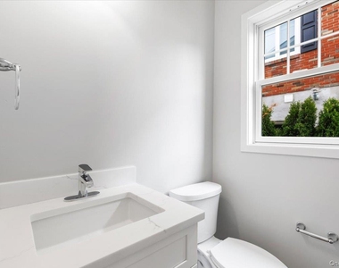 3 Pine Street - Photo Thumbnail 9