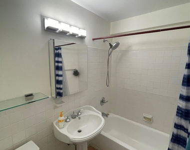 370 Westchester Avenue - Photo Thumbnail 10