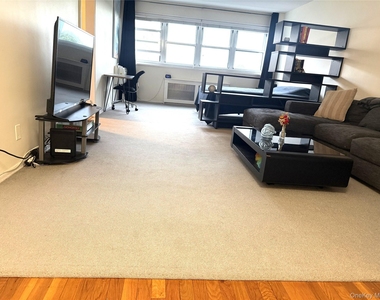 370 Westchester Avenue - Photo Thumbnail 4