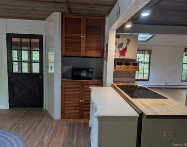 45 Sunken Meadow Road - Photo Thumbnail 4