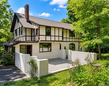 1 Edgehill Road - Photo Thumbnail 3
