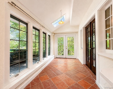1 Edgehill Road - Photo Thumbnail 5