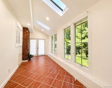 1 Edgehill Road - Photo Thumbnail 12