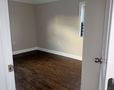 13916 Caney Lane - Photo Thumbnail 6