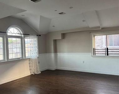 13916 Caney Lane - Photo Thumbnail 1