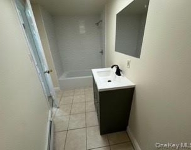 390 Main Street - Photo Thumbnail 7