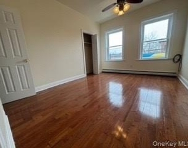 390 Main Street - Photo Thumbnail 3