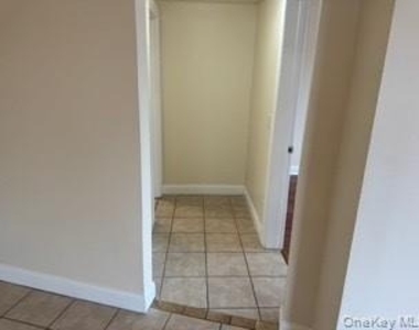 390 Main Street - Photo Thumbnail 4