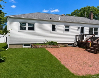 6 Sinclair Drive - Photo Thumbnail 3