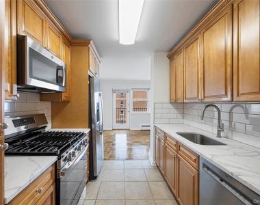 101 Gedney Street - Photo Thumbnail 3
