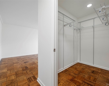 101 Gedney Street - Photo Thumbnail 6