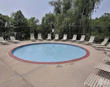 101 Wellington Park Drive - Photo Thumbnail 34