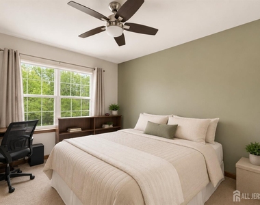 101 Wellington Park Drive - Photo Thumbnail 18